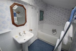 Ensuite- click for photo gallery